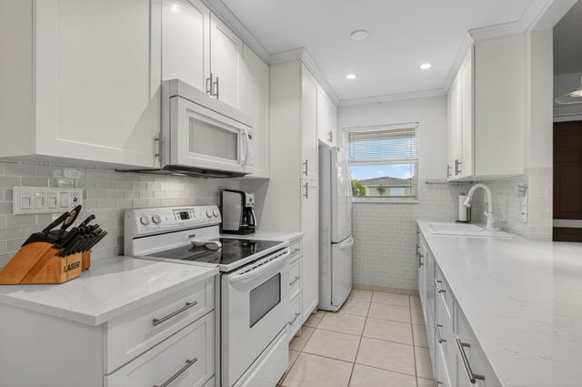 300 High Point Boulevard, Delray Beach, FL 33445