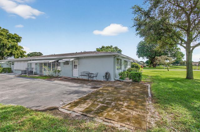 300 High Point Boulevard, Delray Beach, FL 33445