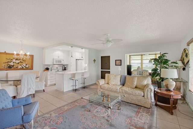 300 High Point Boulevard, Delray Beach, FL 33445