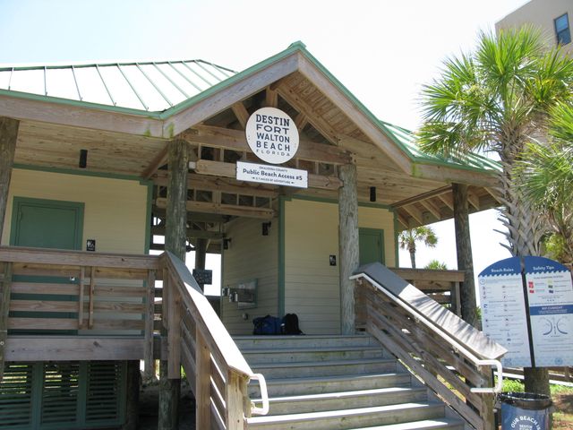 700 Sailfish Drive, Fort Walton Beach, FL 32548