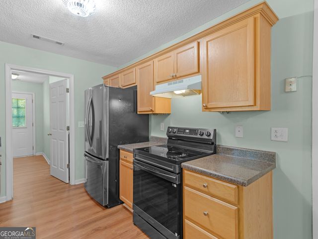 392 I B Howard Road, Williamson, GA 30292
