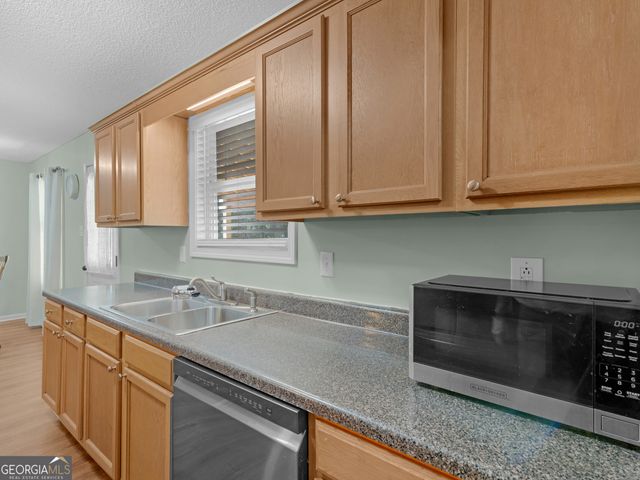 392 I B Howard Road, Williamson, GA 30292