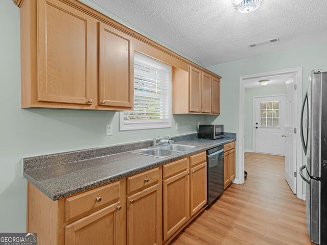 392 I B Howard Road, Williamson, GA 30292
