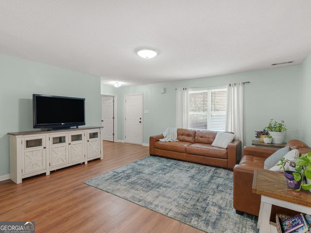 392 I B Howard Road, Williamson, GA 30292