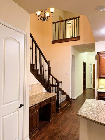 2215 Longview Road, Irving, TX 75063
