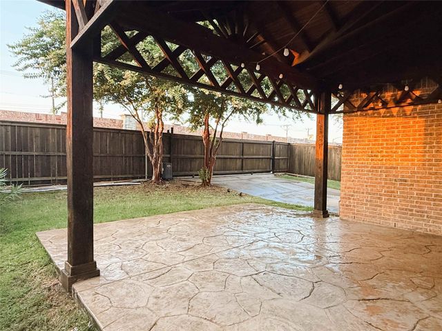 2215 Longview Road, Irving, TX 75063