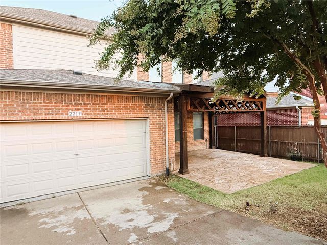 2215 Longview Road, Irving, TX 75063