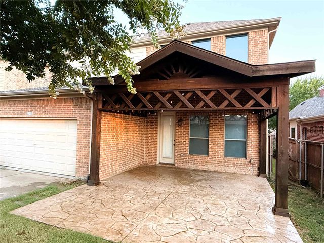 2215 Longview Road, Irving, TX 75063