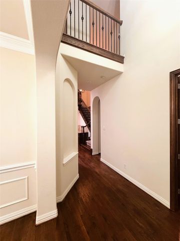 2215 Longview Road, Irving, TX 75063