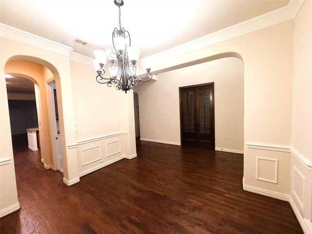 2215 Longview Road, Irving, TX 75063