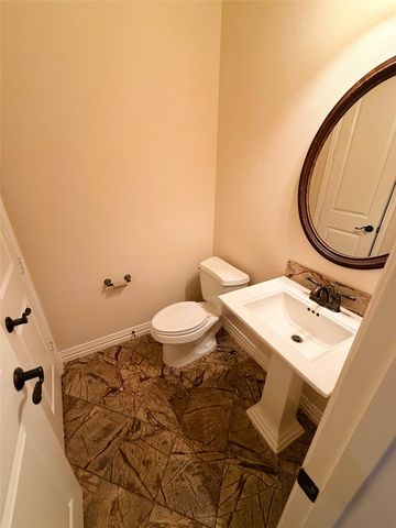 2215 Longview Road, Irving, TX 75063