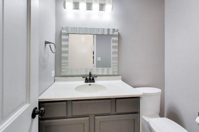 27W439 Chartwell Drive, Winfield, IL 60190