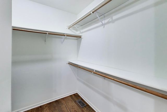 27W439 Chartwell Drive, Winfield, IL 60190