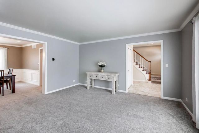 27W439 Chartwell Drive, Winfield, IL 60190