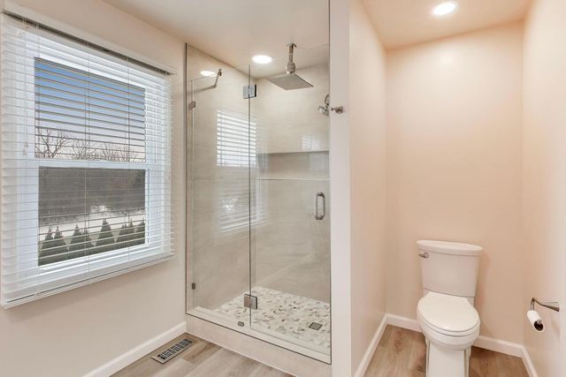 27W439 Chartwell Drive, Winfield, IL 60190