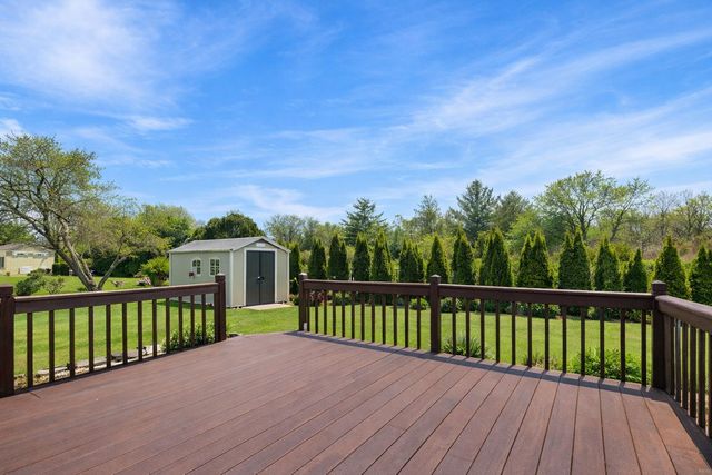 27W439 Chartwell Drive, Winfield, IL 60190