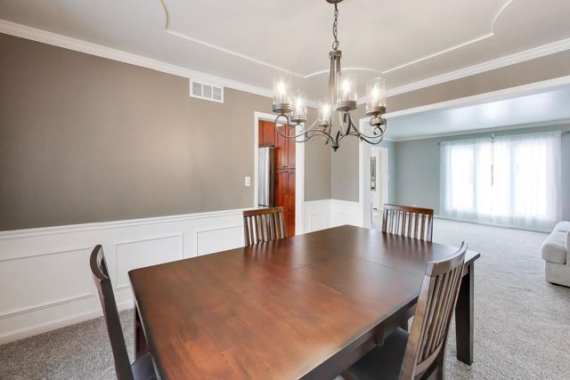 27W439 Chartwell Drive, Winfield, IL 60190