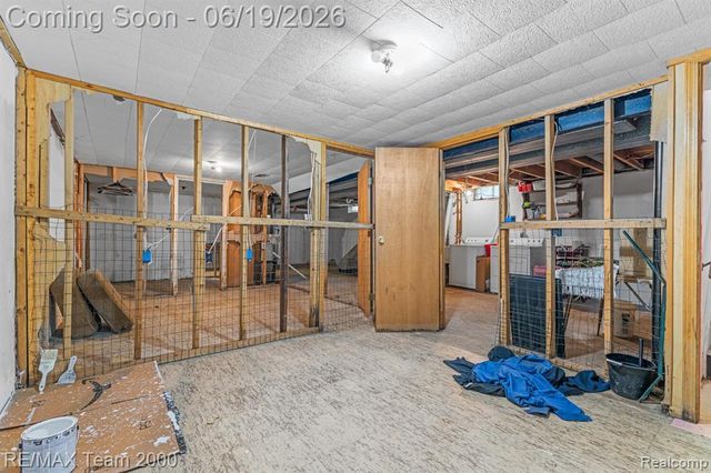 18533 Matthew Drive, Clinton Township, MI 48035