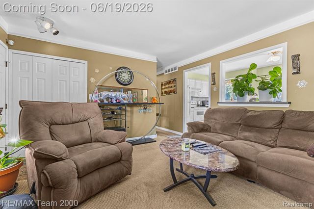 18533 Matthew Drive, Clinton Township, MI 48035