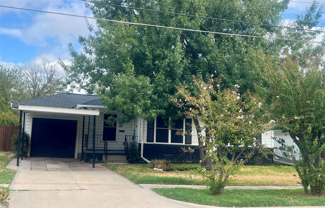 1021 E Russell Avenue, Carrollton, TX 75006