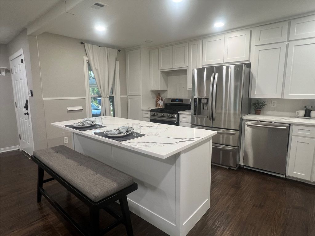1021 E Russell Avenue, Carrollton, TX 75006 — photo 5