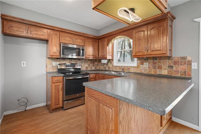 1743 Normandy Drive, Olathe, KS 66061