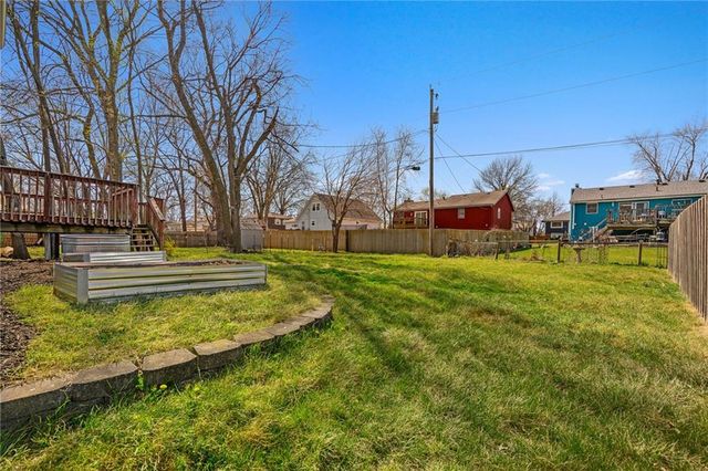 1743 Normandy Drive, Olathe, KS 66061