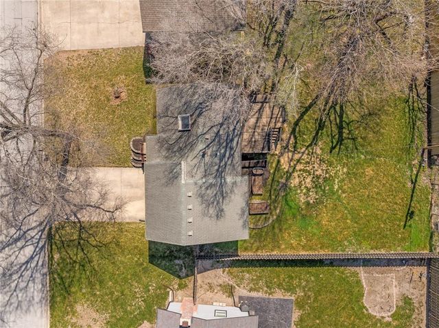 1743 Normandy Drive, Olathe, KS 66061