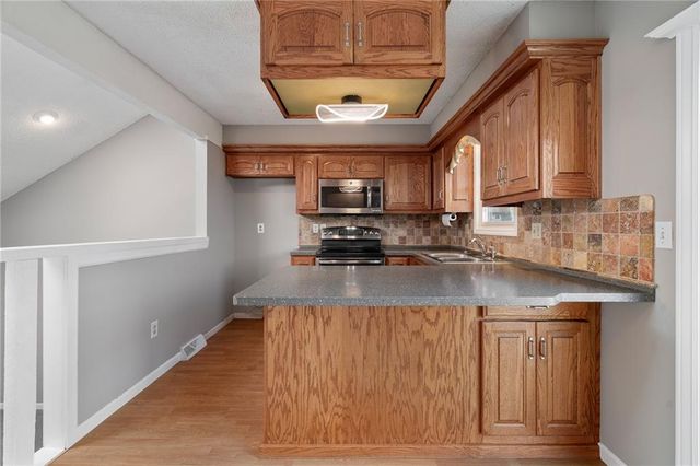 1743 Normandy Drive, Olathe, KS 66061