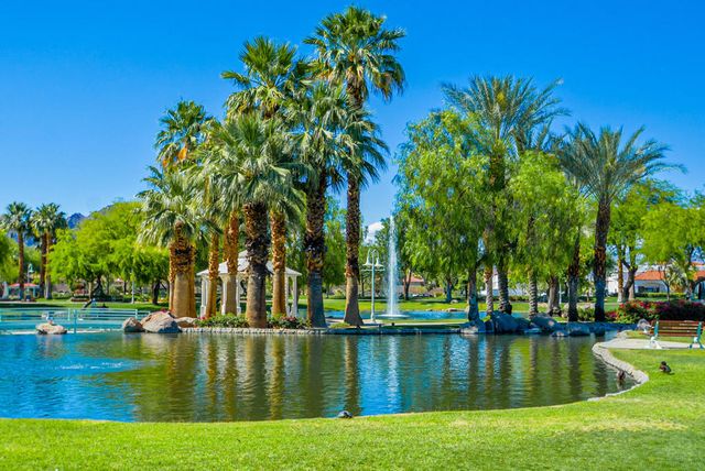 54695 Avenida Madero, La Quinta, CA 92253