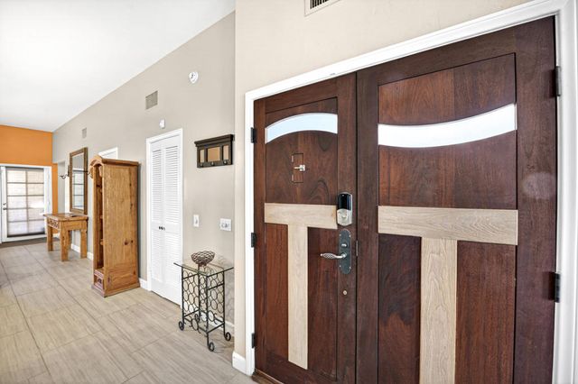 54695 Avenida Madero, La Quinta, CA 92253