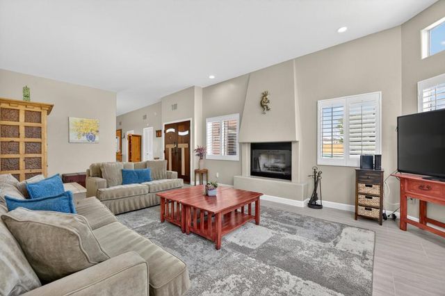 54695 Avenida Madero, La Quinta, CA 92253