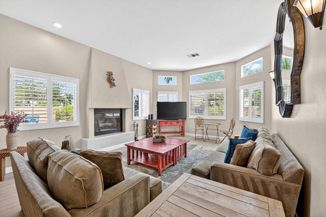 54695 Avenida Madero, La Quinta, CA 92253