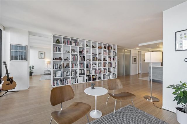 200 E DELAWARE Place 32AF, Chicago, IL 60611