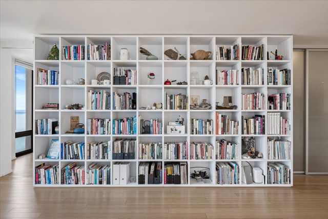 200 E DELAWARE Place 32AF, Chicago, IL 60611