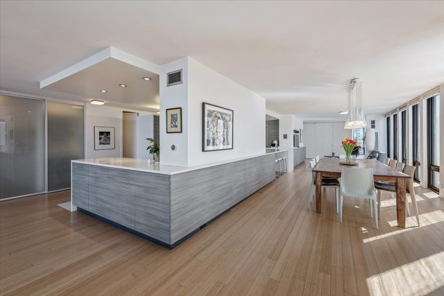 200 E DELAWARE Place 32AF, Chicago, IL 60611