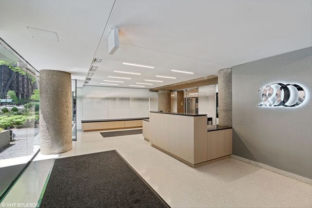200 E DELAWARE Place 32AF, Chicago, IL 60611