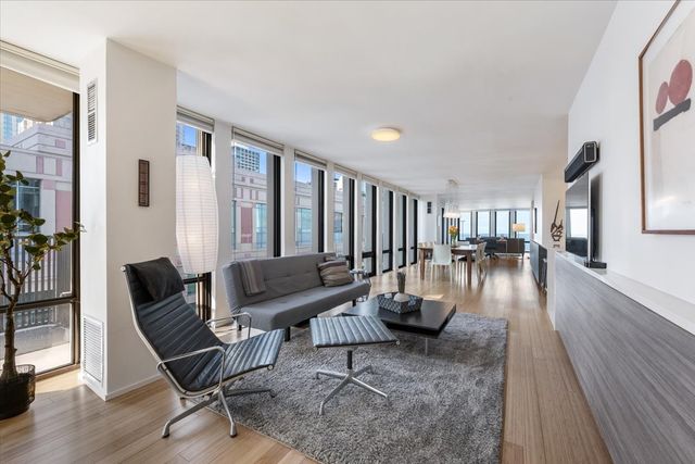 200 E DELAWARE Place 32AF, Chicago, IL 60611