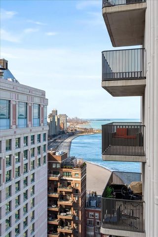 200 E DELAWARE Place 32AF, Chicago, IL 60611