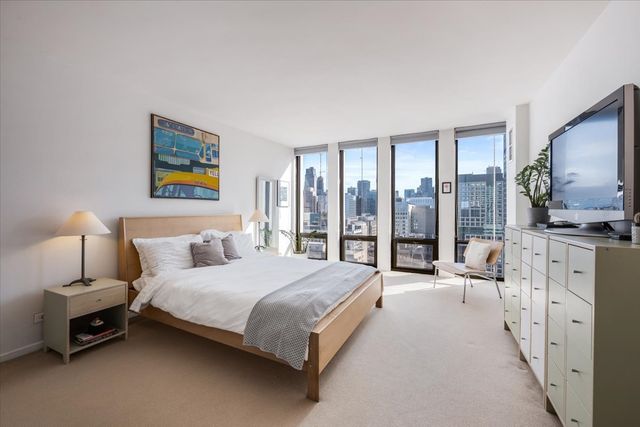 200 E DELAWARE Place 32AF, Chicago, IL 60611