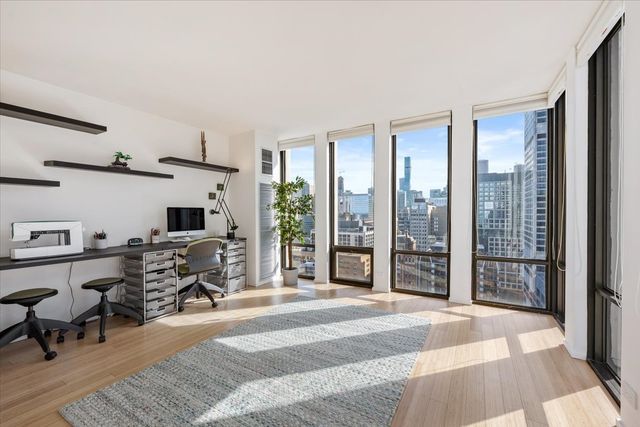 200 E DELAWARE Place 32AF, Chicago, IL 60611