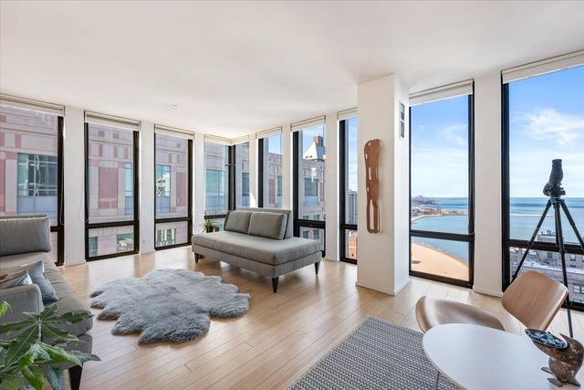 200 E DELAWARE Place 32AF, Chicago, IL 60611