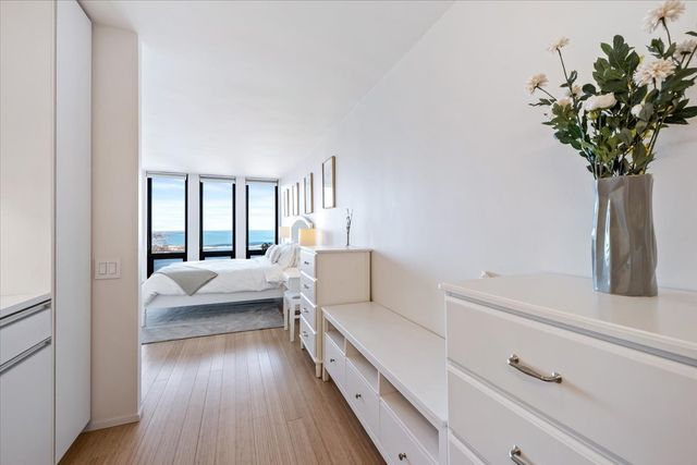 200 E DELAWARE Place 32AF, Chicago, IL 60611