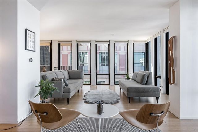 200 E DELAWARE Place 32AF, Chicago, IL 60611