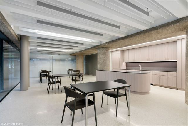 200 E DELAWARE Place 32AF, Chicago, IL 60611