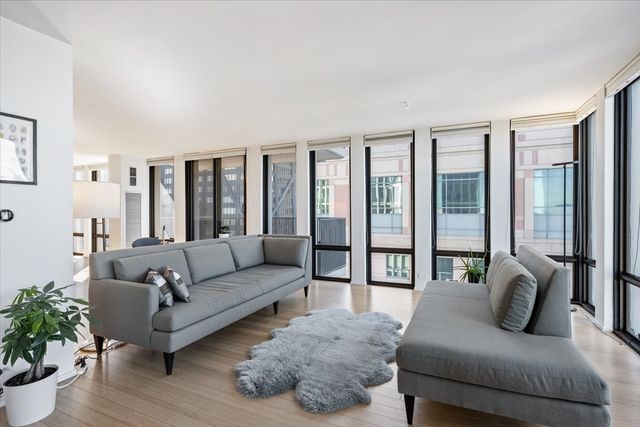 200 E DELAWARE Place 32AF, Chicago, IL 60611