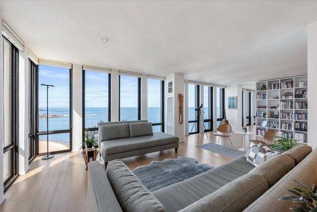 200 E DELAWARE Place 32AF, Chicago, IL 60611