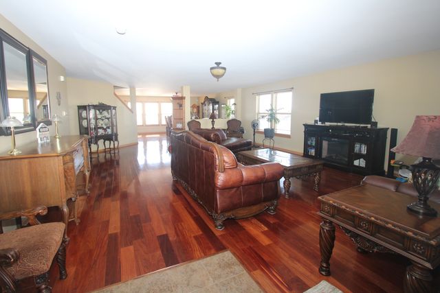 7302 Donovan Drive, Joliet, IL 60431