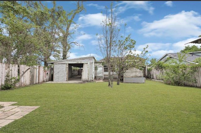 209 Frawley Street, Houston, TX 77009