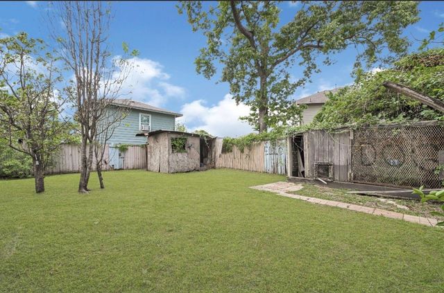 209 Frawley Street, Houston, TX 77009